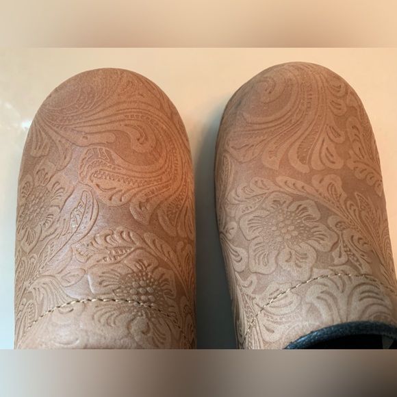 Bjork shoes | Swedish comfort | brown tooled floral clog mu|e | Size 9 Eur 39-40 - Picture 5 of 16